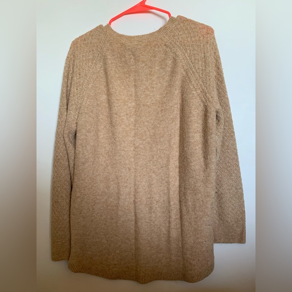 Tan sweater - Picture 2 of 2